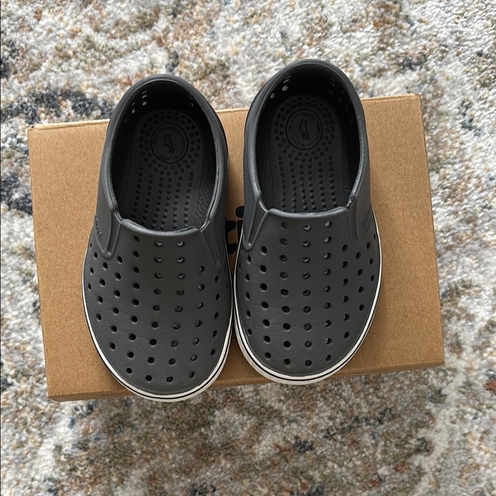 Toddler Native Slip On Miles shoe Sz 6 Dublin Grey